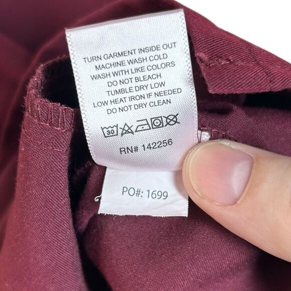 Figs Casma Three-Pocket Scrub Top Nurse CNA Doctor in Burgundy‎ Size Small - Picture 8 of 8